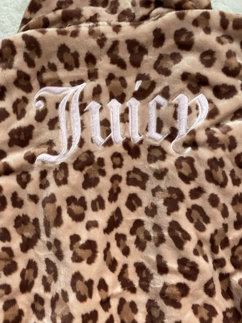 Juicy Couture JC Logo Leopard Super Soft Plush Short Robe Women’s Sz L/XL NEW
